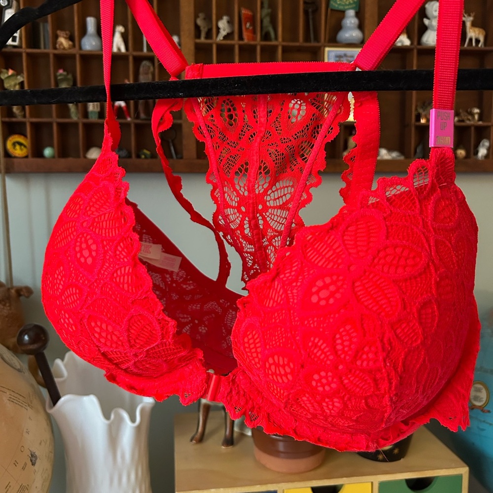 Victoria's Secret PINK Vibrant Red Lace Bra Molded Cups and Adjustable Straps